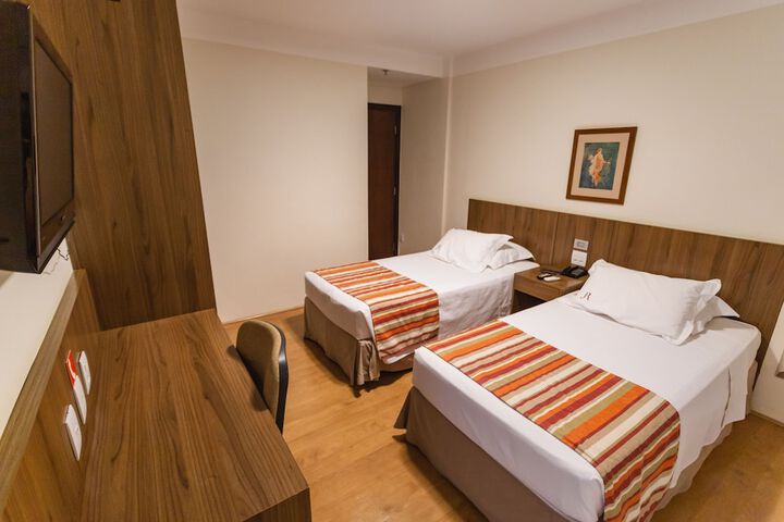 Room 44 of 119