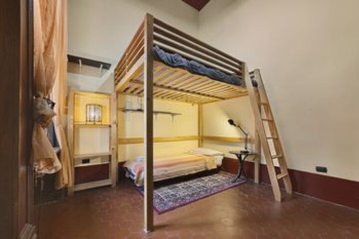Room 54 of 72