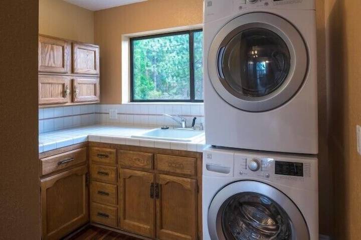 Laundry 19 of 26