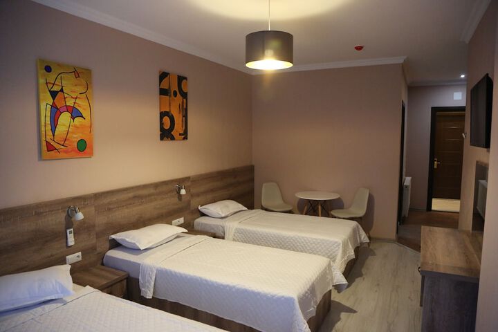 Room 14 of 48