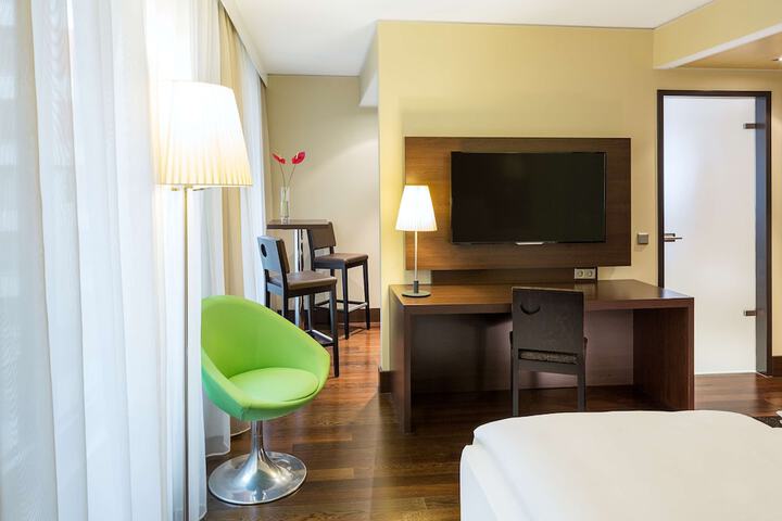 Room 8 of 51