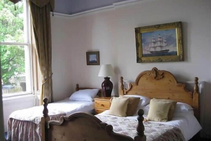 Room 5 of 74