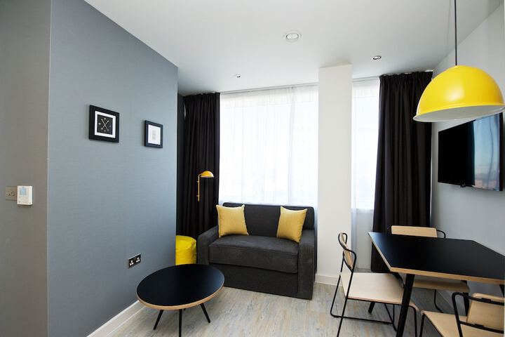 Room 19 of 39