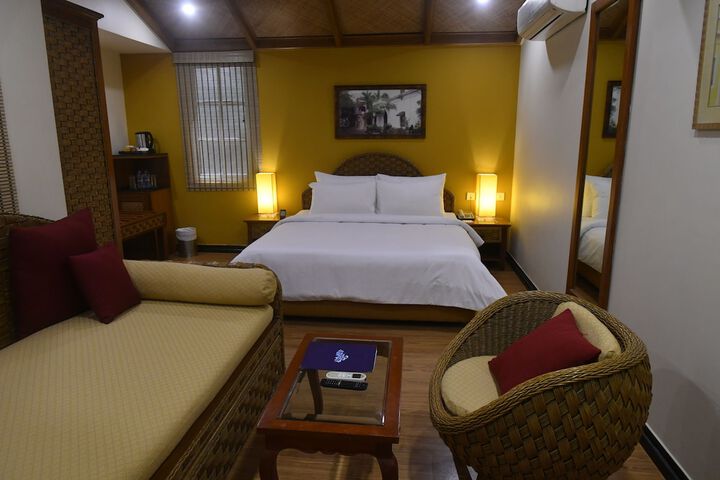 Room 12 of 19