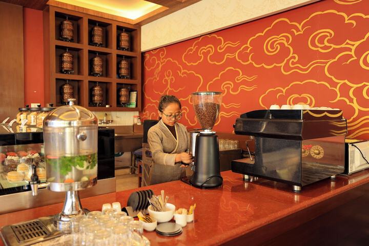 Breakfast/Coffee Service 69 of 92