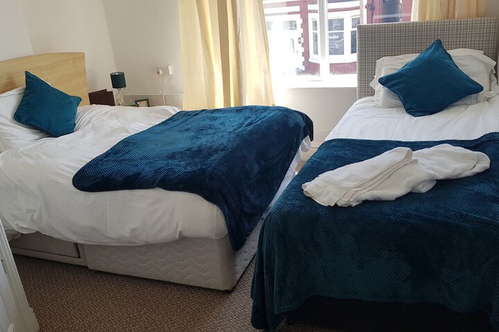 Room 9 of 11