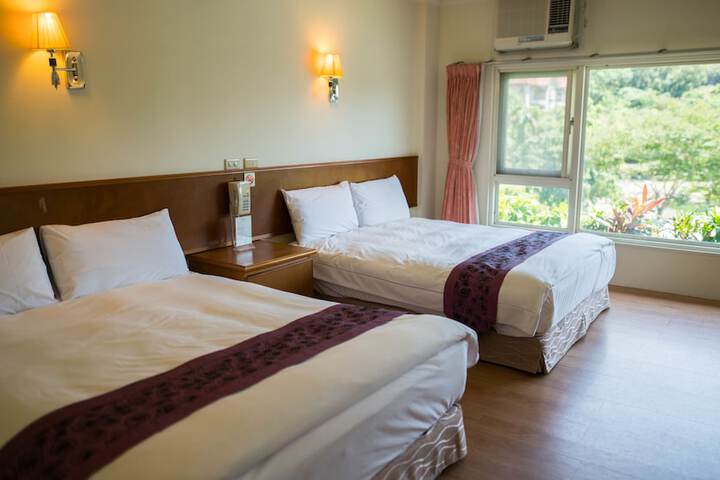 Room 9 of 36