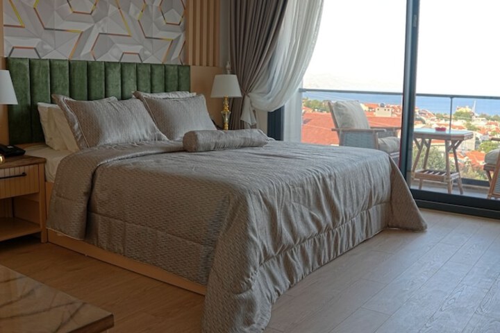 Room 9 of 27