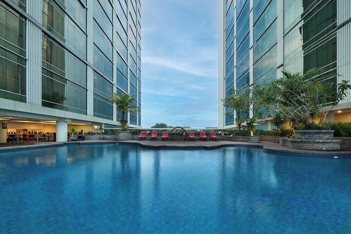 Hotel with Pool
