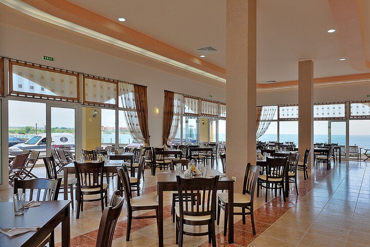 Dining 50 of 65