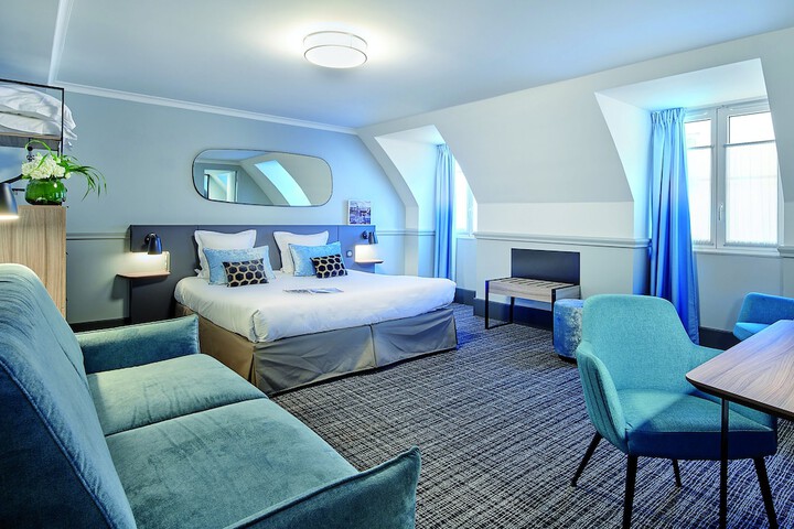 Room 16 of 32