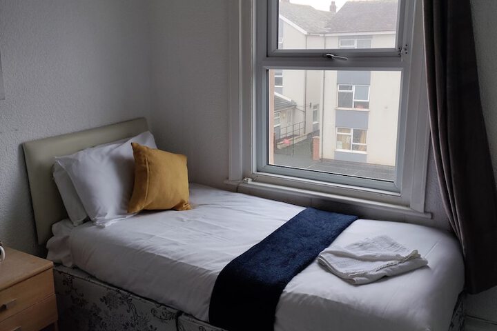 Room 7 of 11