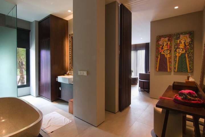 Room 49 of 77