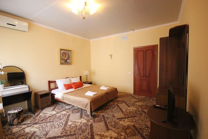 Room 16 of 30