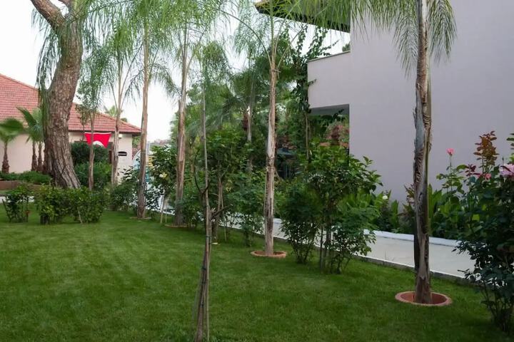 Hotel Exterior 55 of 66