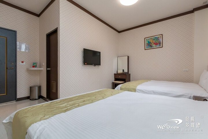 Room 9 of 47