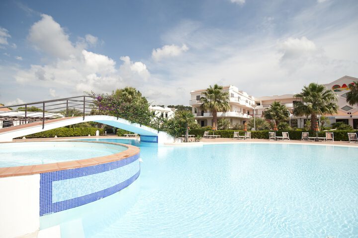 Hotel with Pool