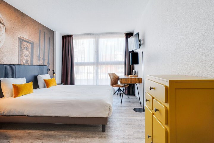 Room 50 of 127