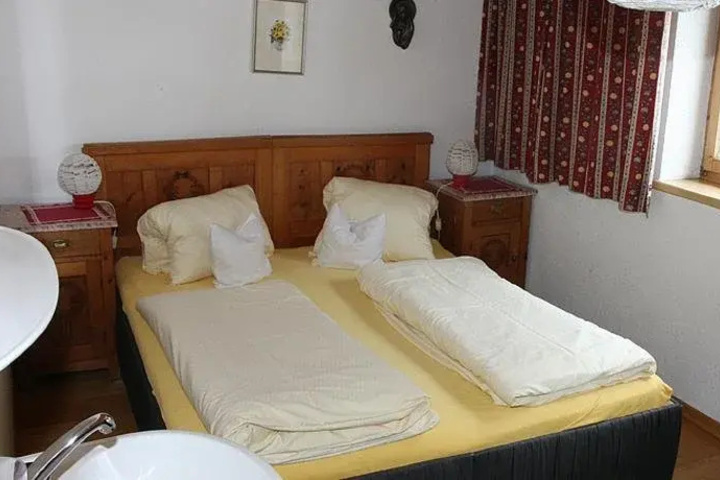 Room 5 of 24