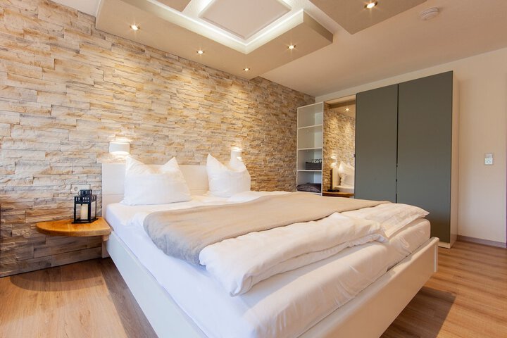 Room 10 of 120