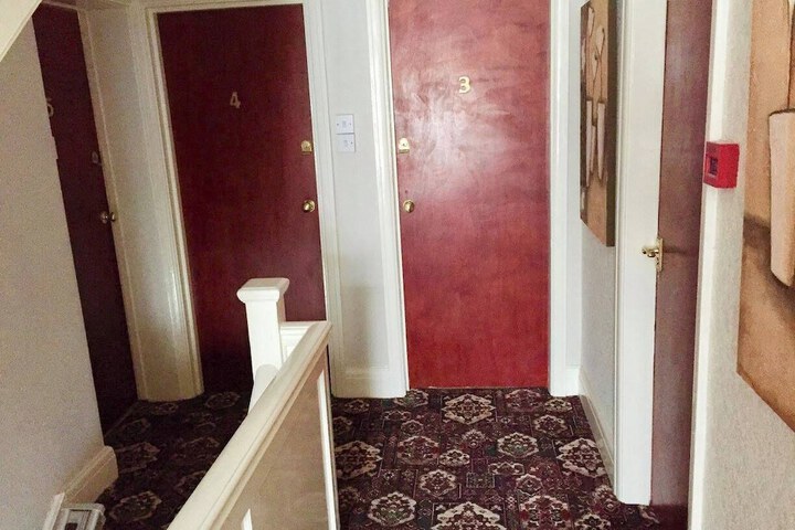 Entrance & Lobby