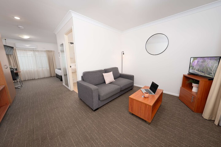 Room 16 of 40