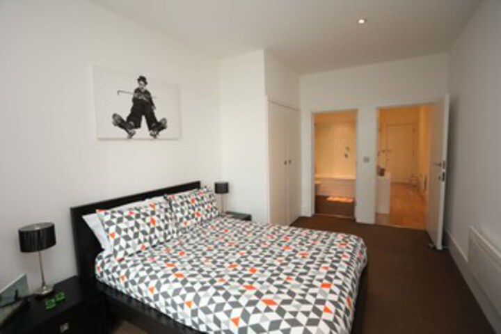 Room 32 of 47