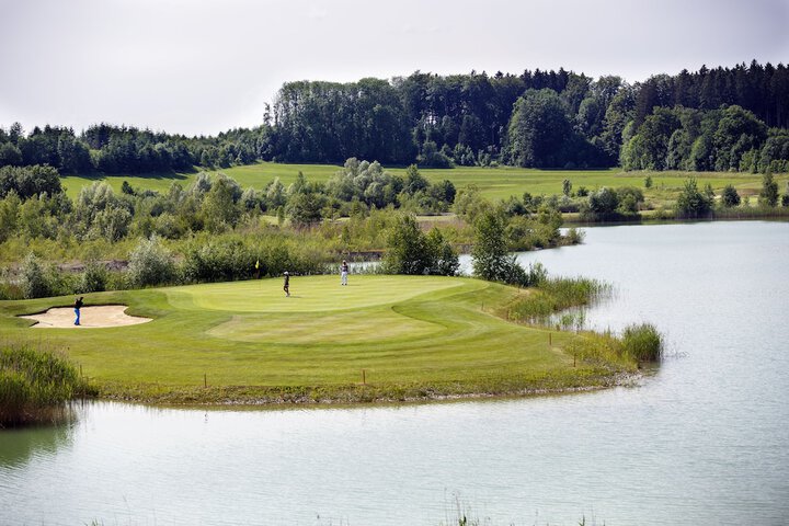 Golf 16 of 37