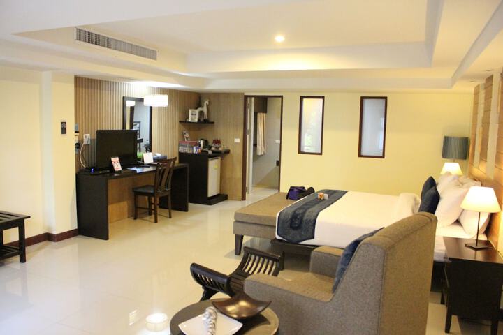 Room 13 of 40