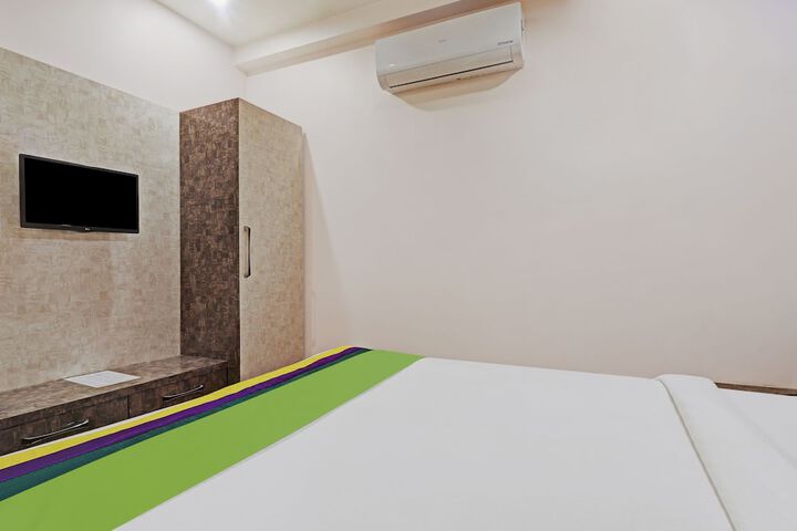 Room 10 of 31