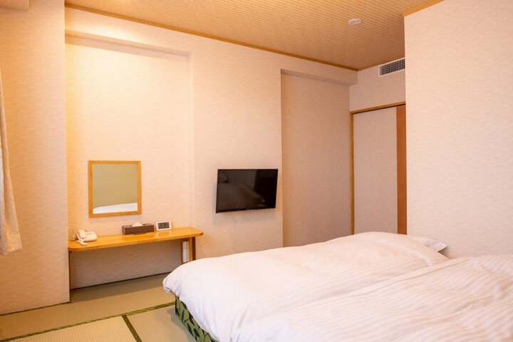 Room 21 of 114