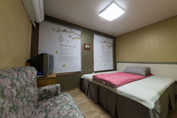Room 19 of 43