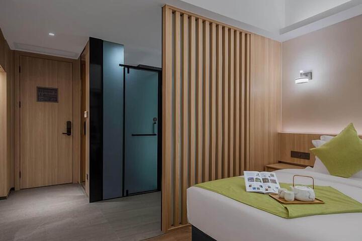 Room 25 of 26