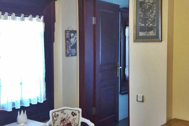 Room 7 of 32