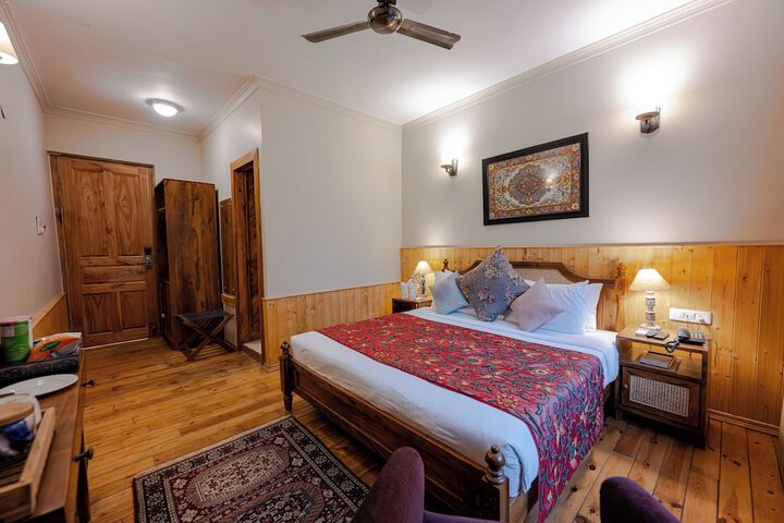 Room 4 of 20