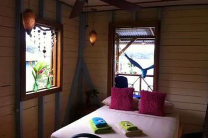 Room 6 of 14