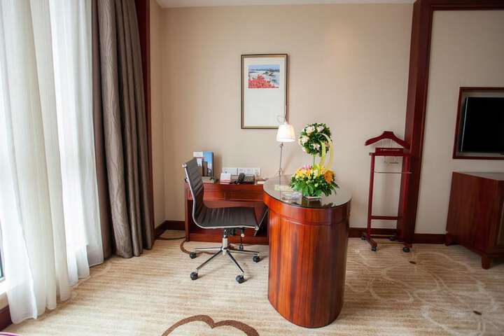 Room 6 of 74