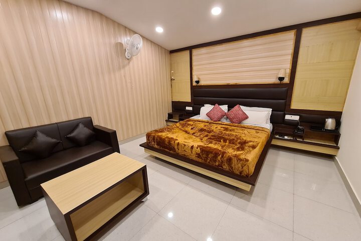 Room 27 of 122
