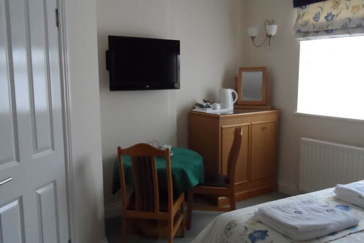 Room 4 of 22