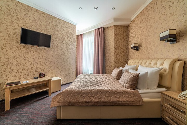 Room 13 of 52
