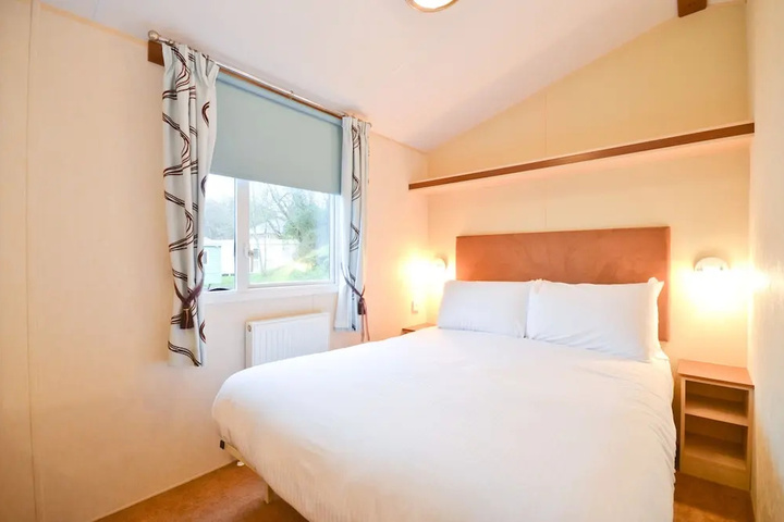 Room 2 of 13