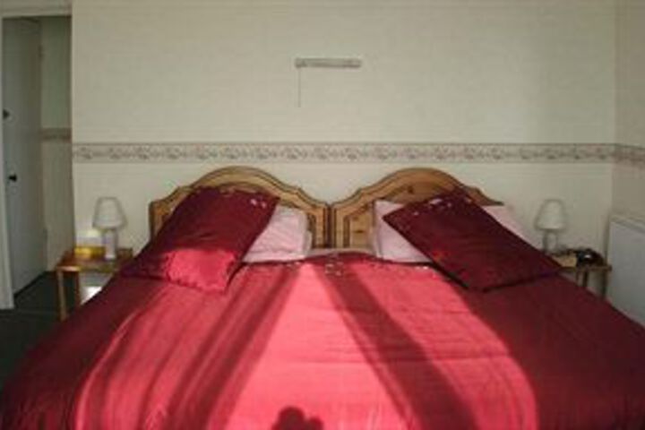 Room 5 of 11