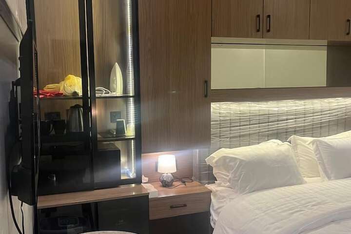 Room 6 of 64
