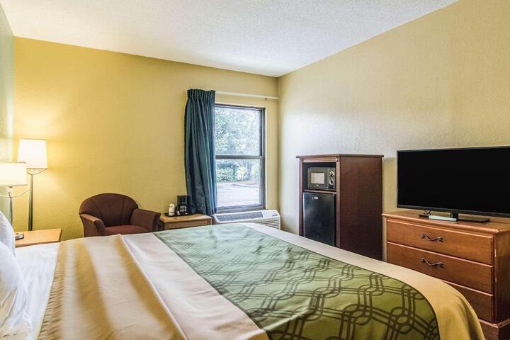 1 King Bed (1 of 9)