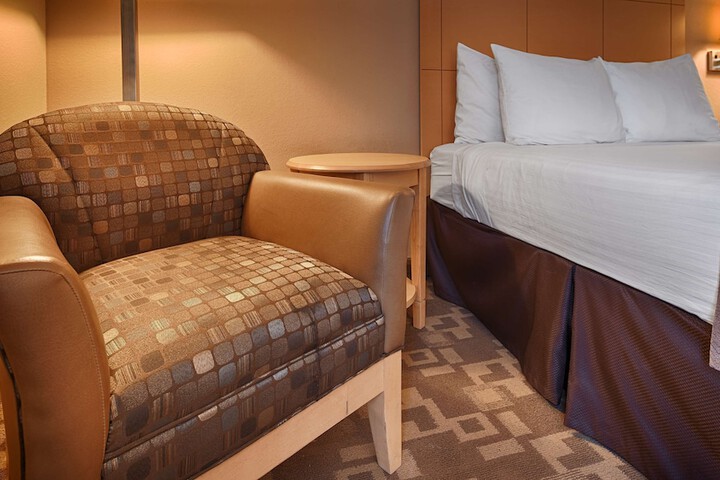 Room 18 of 38