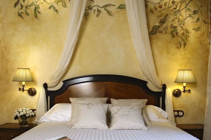 Room 4 of 43