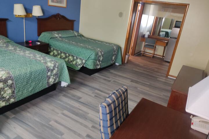 Room 8 of 28