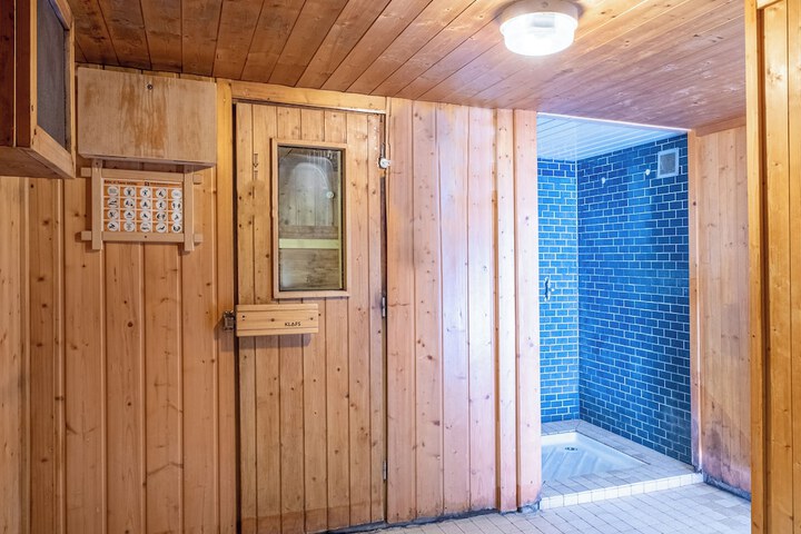 Steam room