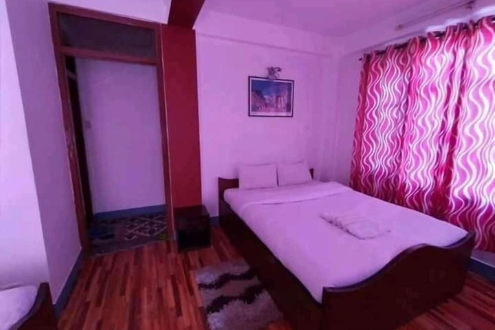 Room 19 of 28