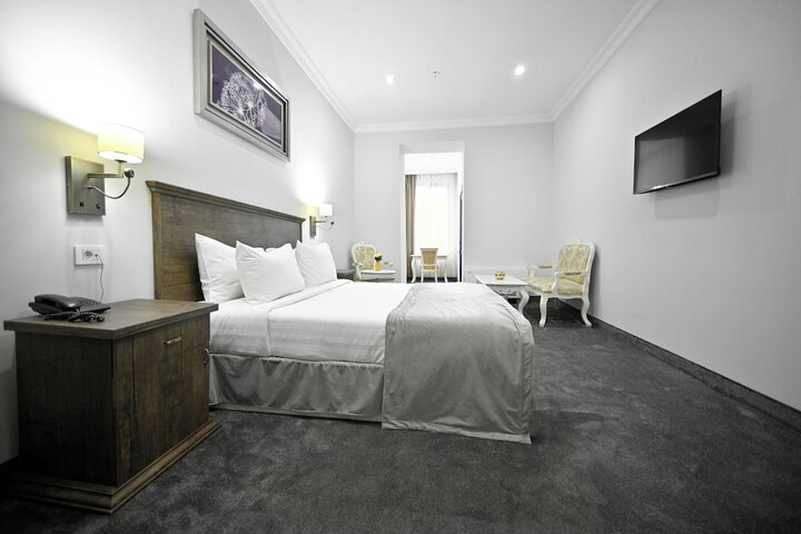 Room 31 of 77